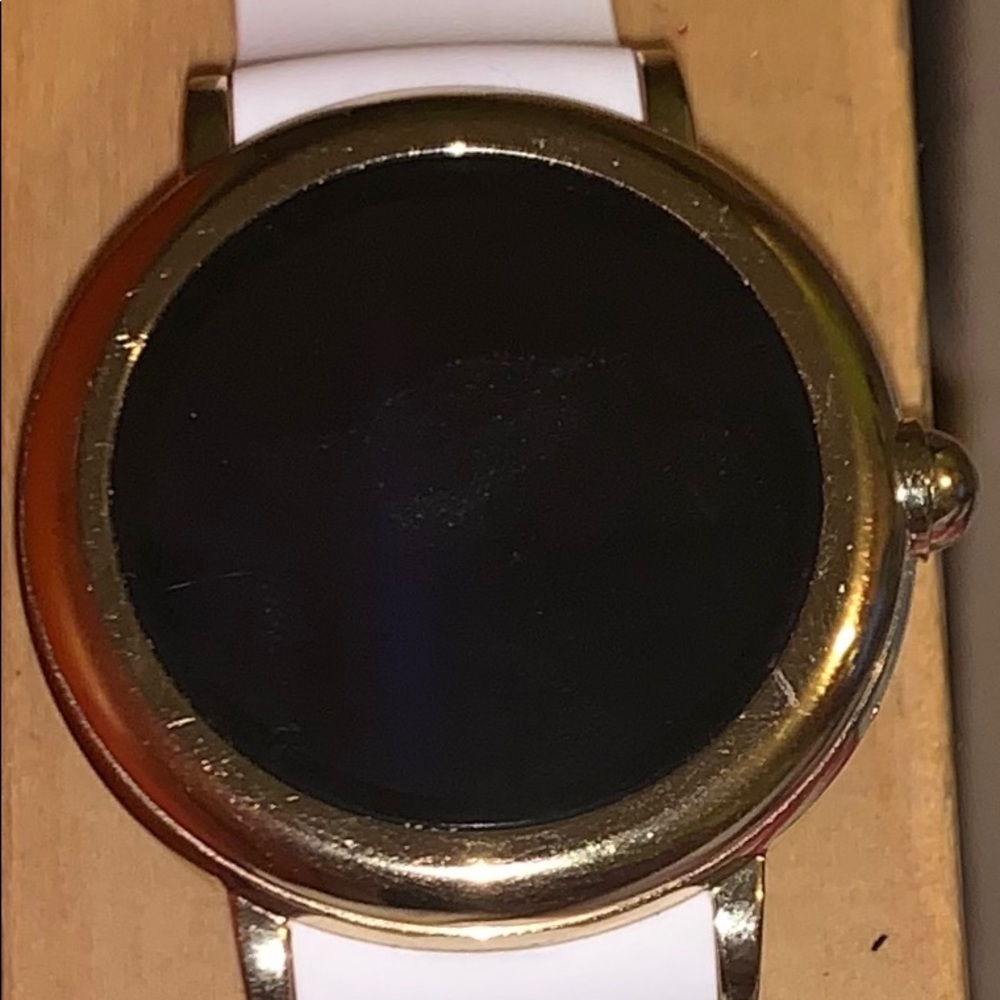Marc Jacobs Riley Smartwatch- Gold and White